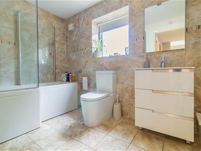 GROUND FLOOR BATHROOM